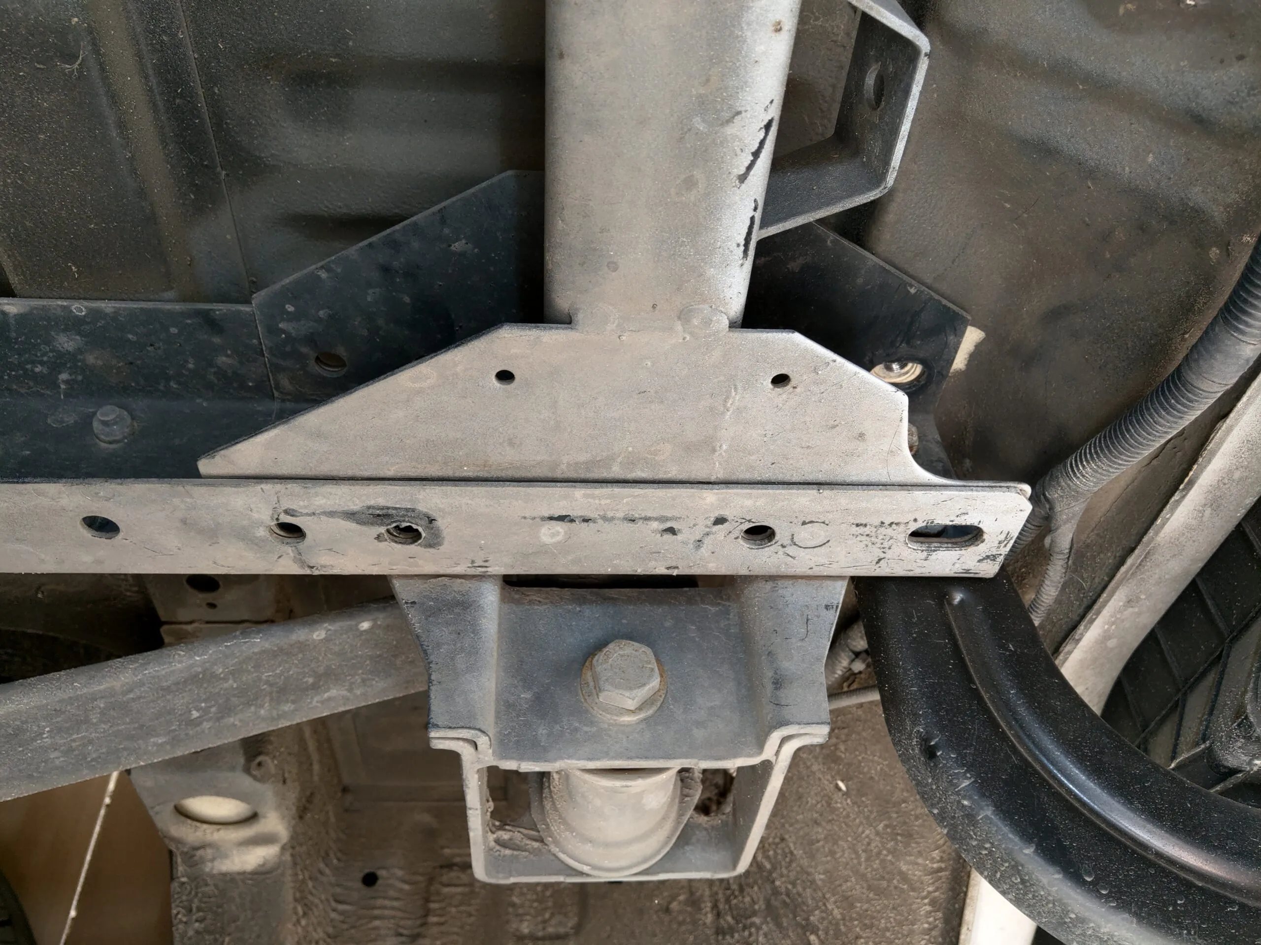 Abschlepphaken IVECO Daily Furgon 35S, kurzer Überhang, 06/2014- – Bild 4