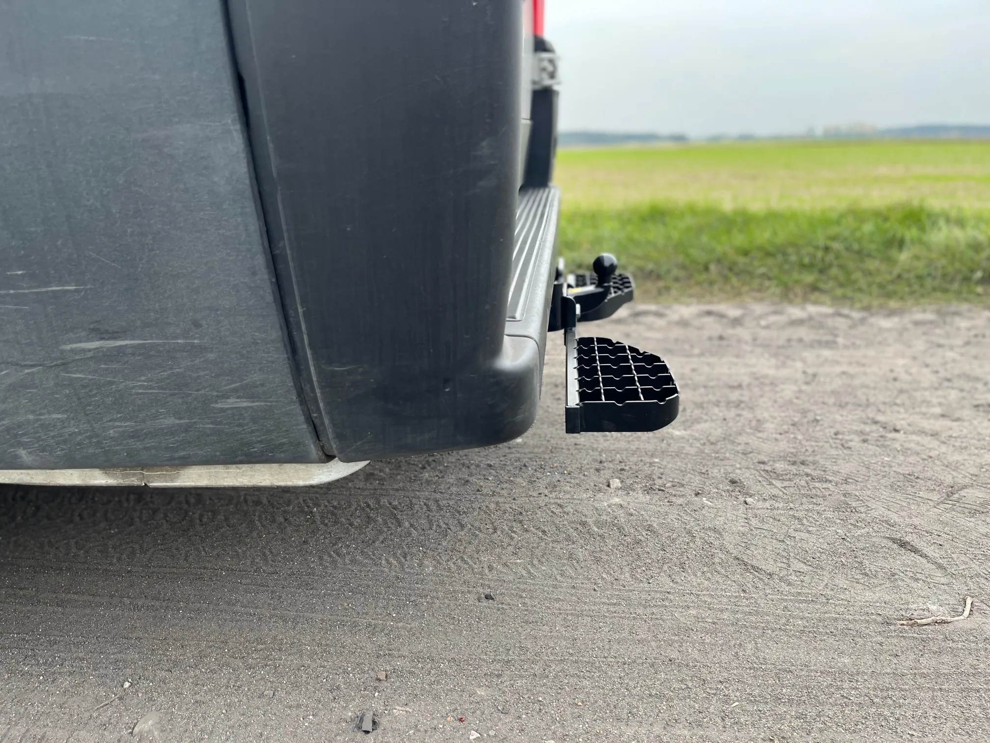 Doppelte Trittstufe für Anhängerkupplung M16 - Hecktrittstufe für Kastenwagen, Van und Camper – Bild 8