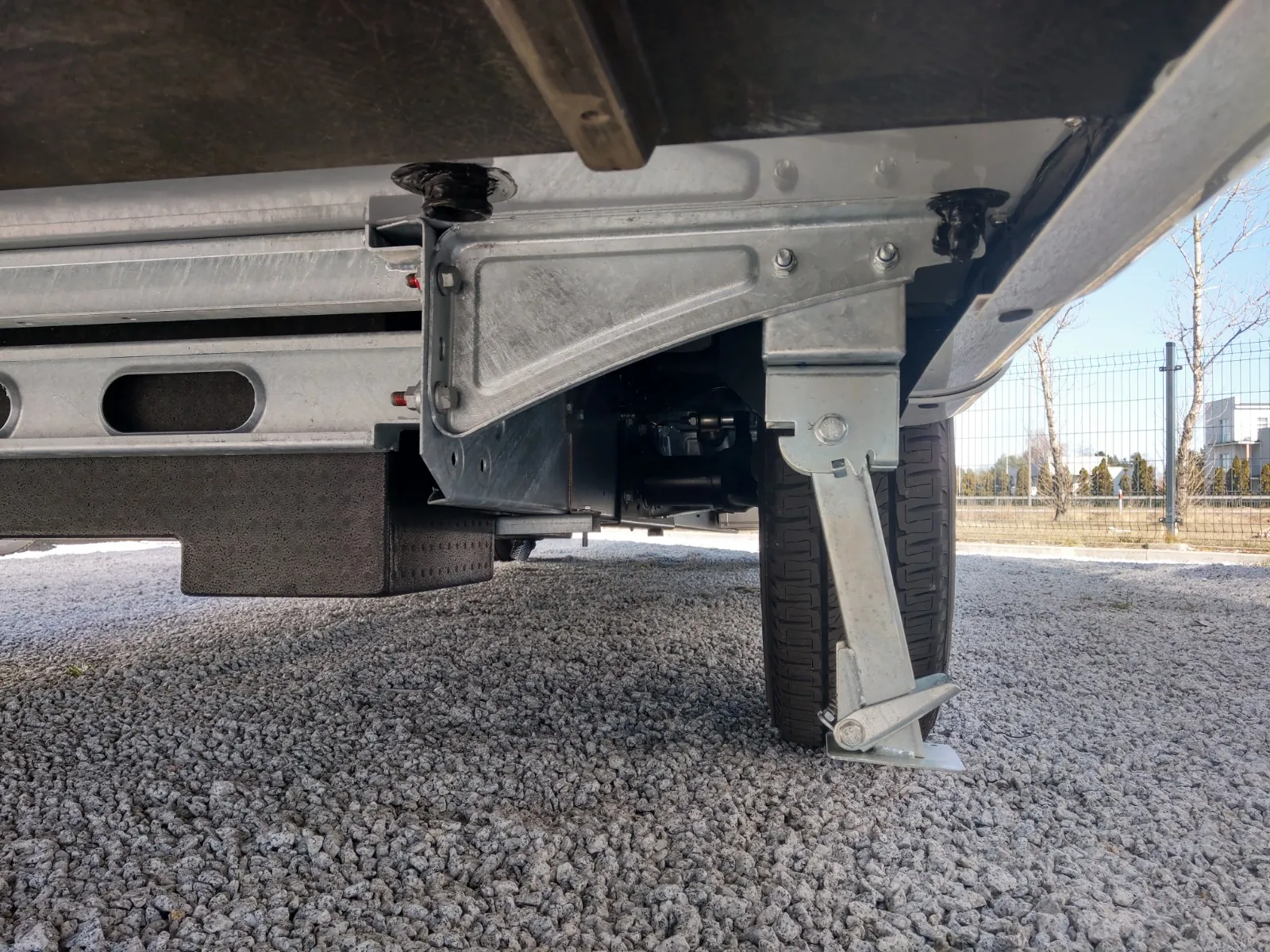 Montagehalter für Wohnmobil Stützen - Doppelboden Lösung, 2er Set – Bild 5