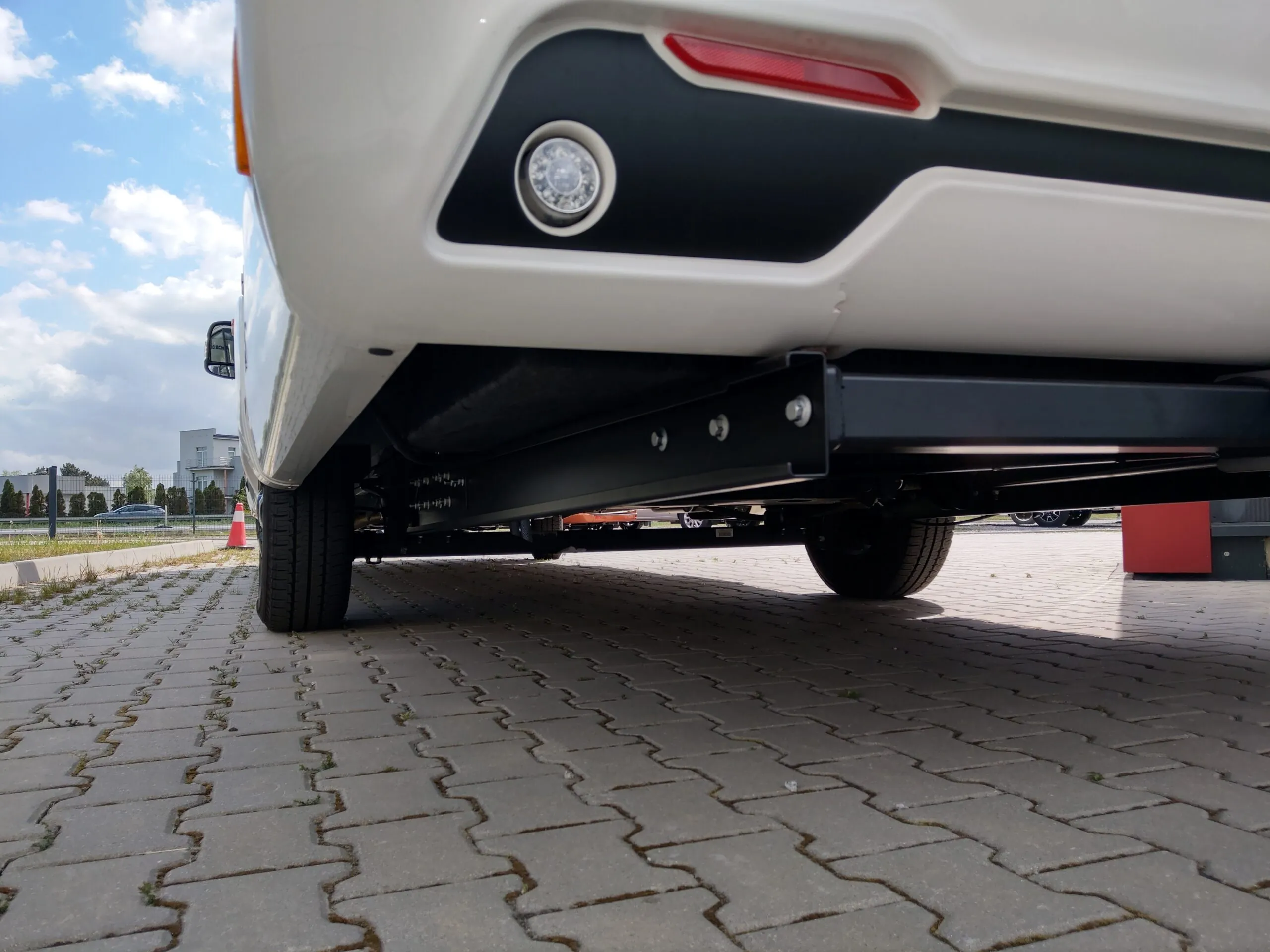 Anhängerkupplung für Fiat Ducato Wohnmobil (ab 06/2006-) - Version mit Tank am Rahmenende – Bild 7