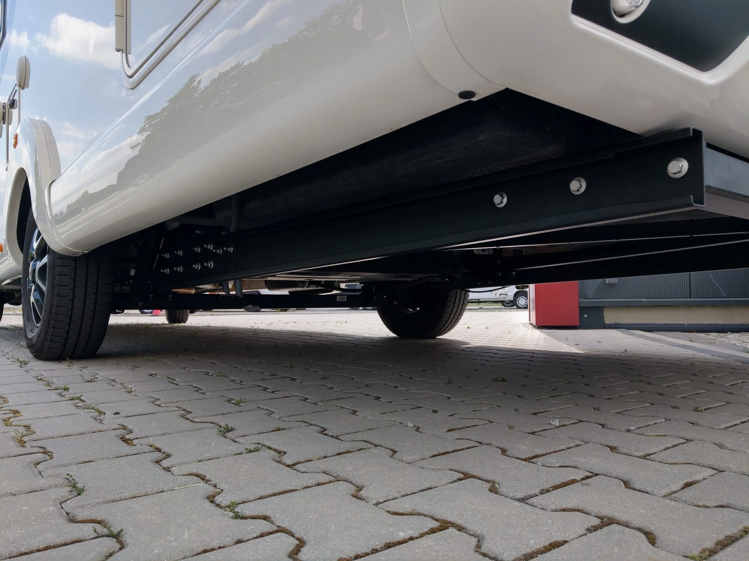 Anhängerkupplung für Fiat Ducato Wohnmobil (ab 06/2006-) - Version mit Tank am Rahmenende – Bild 6