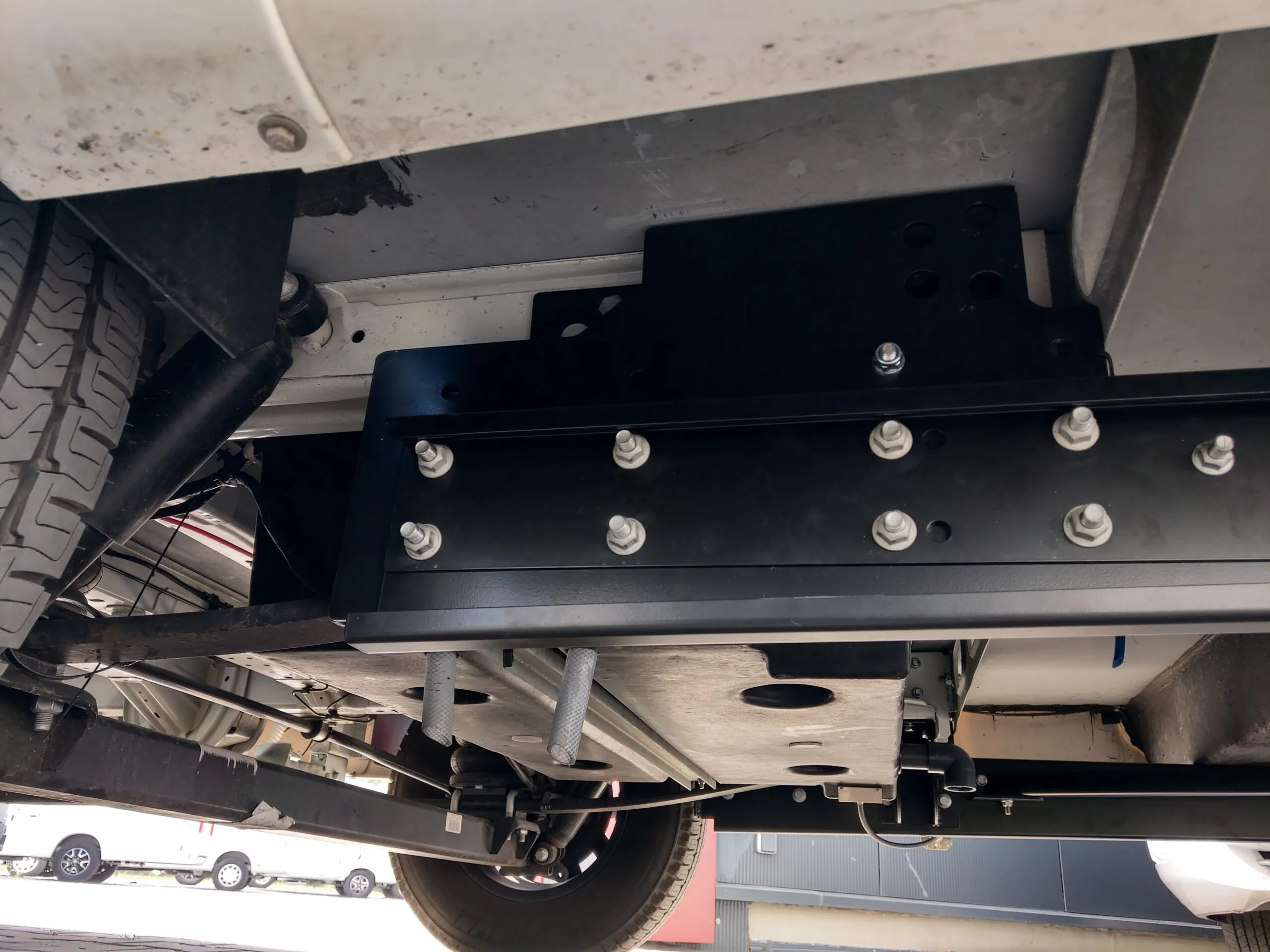 Anhängerkupplung für Fiat Ducato Wohnmobil (ab 06/2006-) - Version mit Tank am Rahmenende – Bild 4