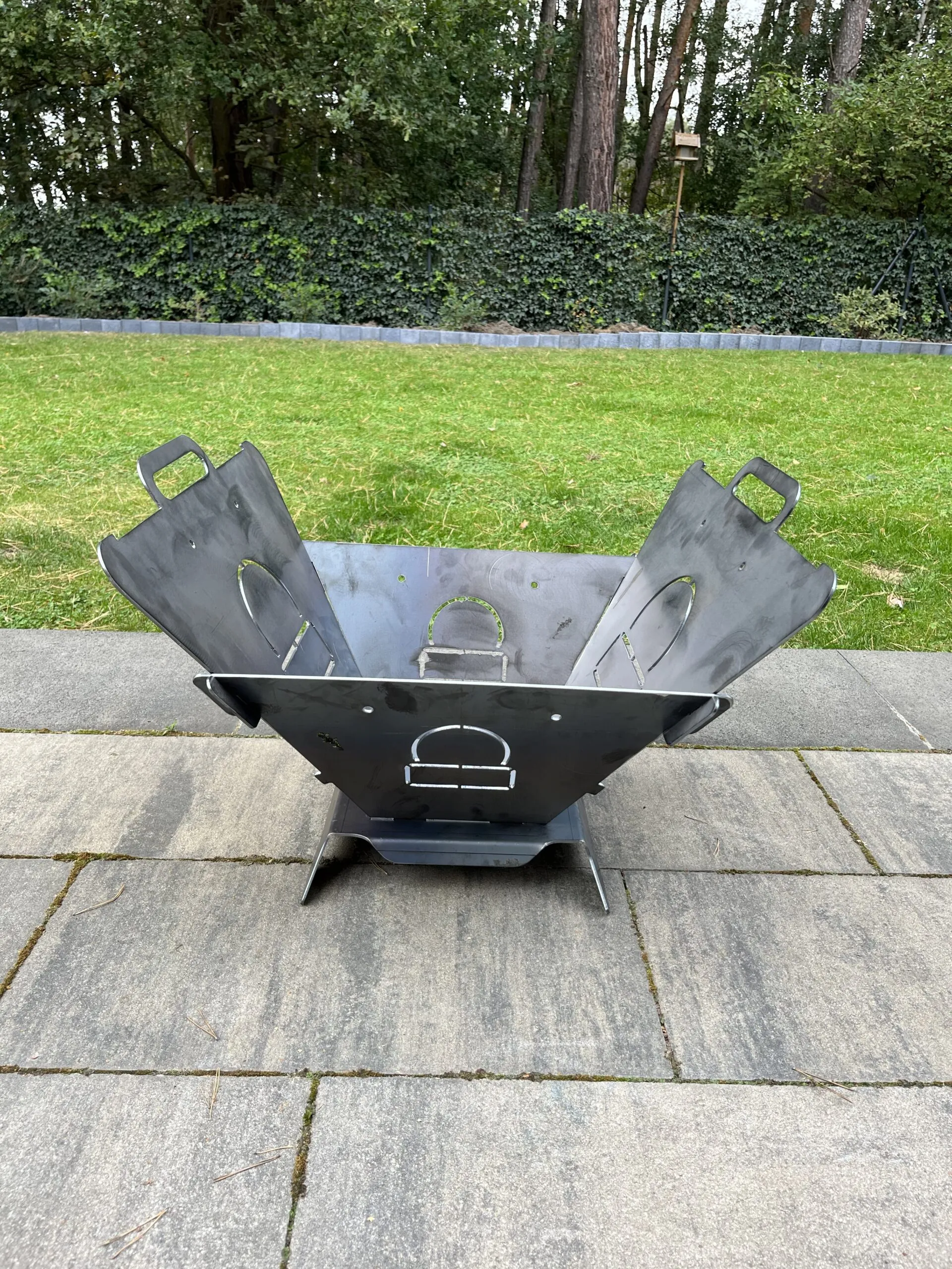 MasterBBQ #1 – klappbare Feuerstelle mit Grillrost | Feuerstelle und Grill 2in1 – Bild 4