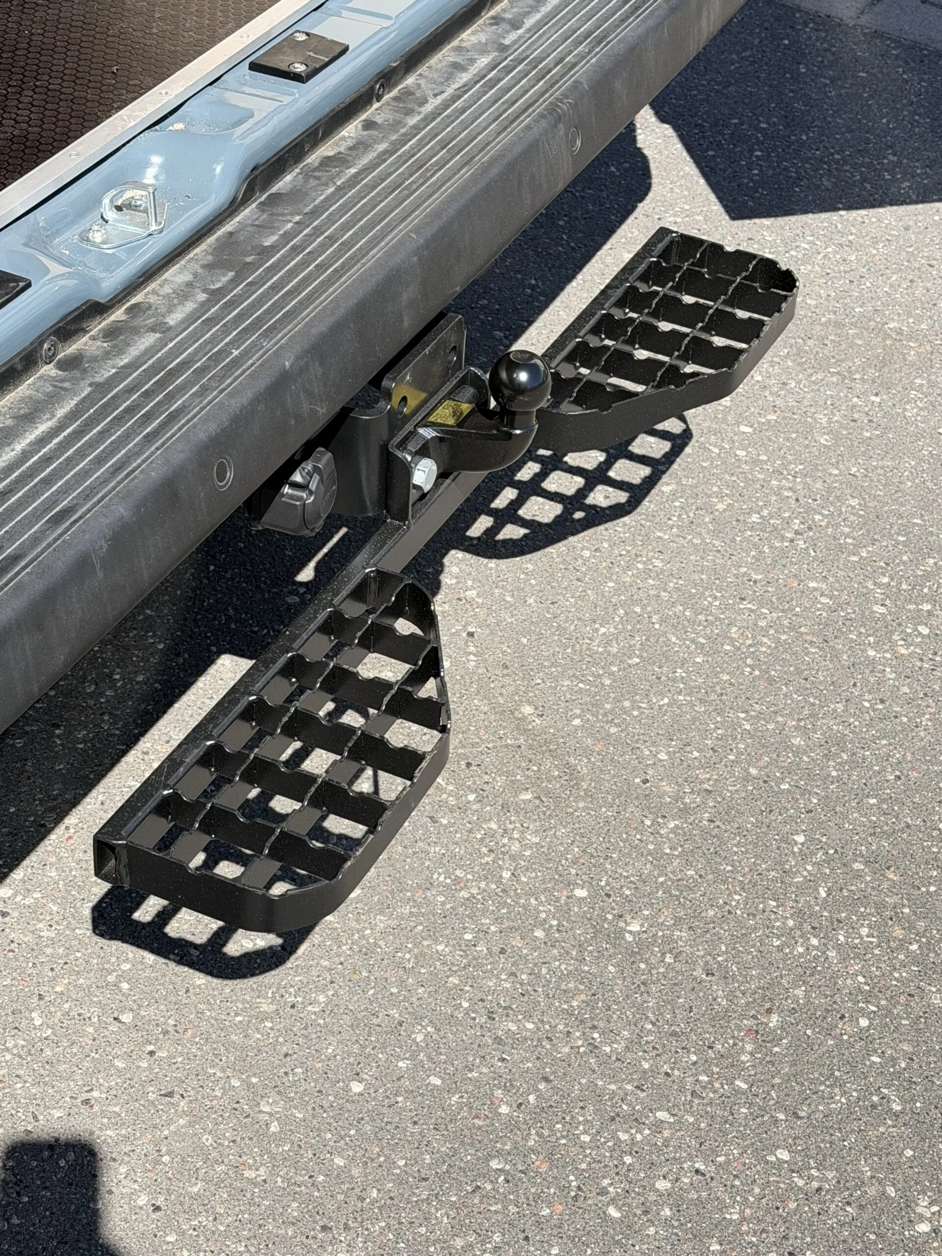 Doppelte Trittstufe für Anhängerkupplung M16 für Fiat Ducato - stabiler Zugang zu Transporter und Campervan – Bild 6