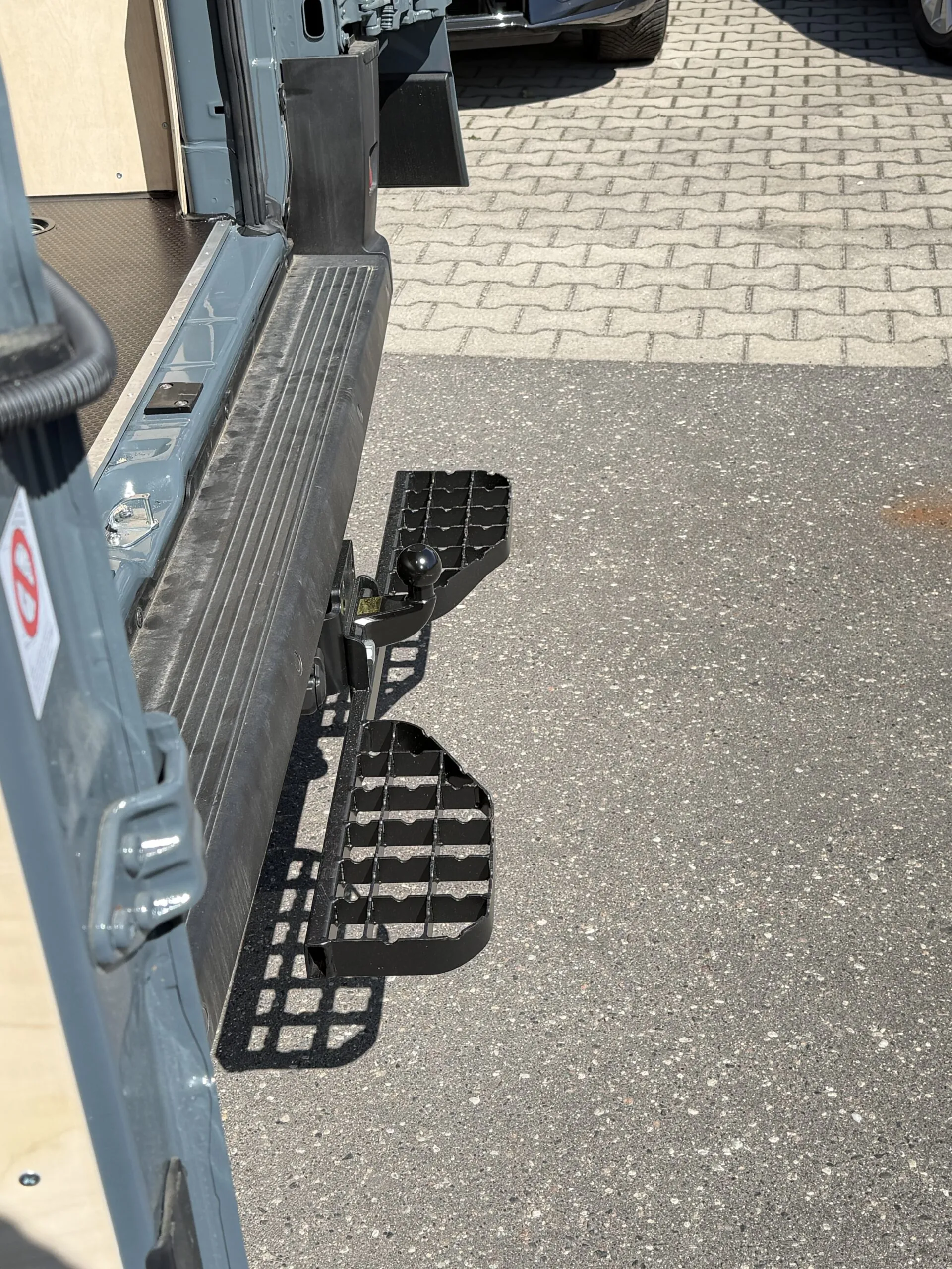 Doppelte Trittstufe für Anhängerkupplung M16 für Fiat Ducato - stabiler Zugang zu Transporter und Campervan – Bild 8